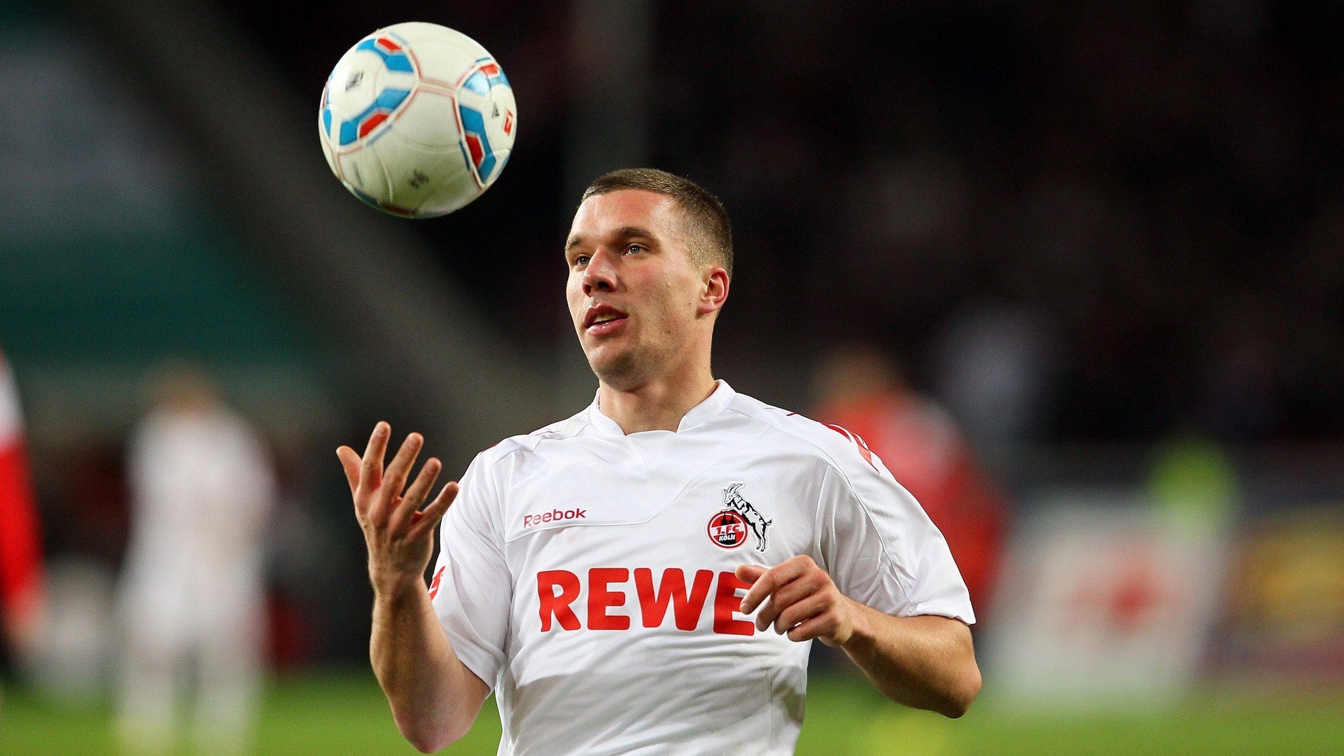 俱乐部商业拓展:场馆运营与品牌合作并行,俱乐部场地要求