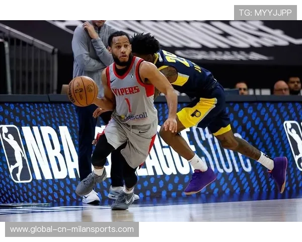 NBA后场长传跨场助攻，精准度吓坏球迷