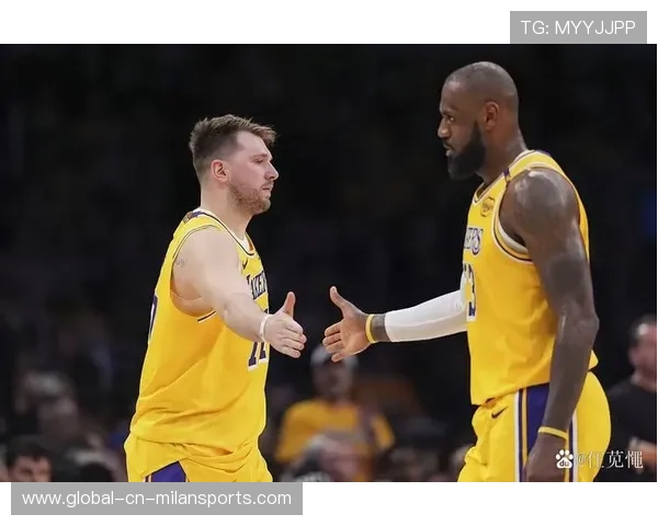 湖人队争夺季后赛名额,士气高昂,湖人队下赛季争取的队员 湖人队争夺季后赛名额,士气高昂,湖人队下赛季争取的队员